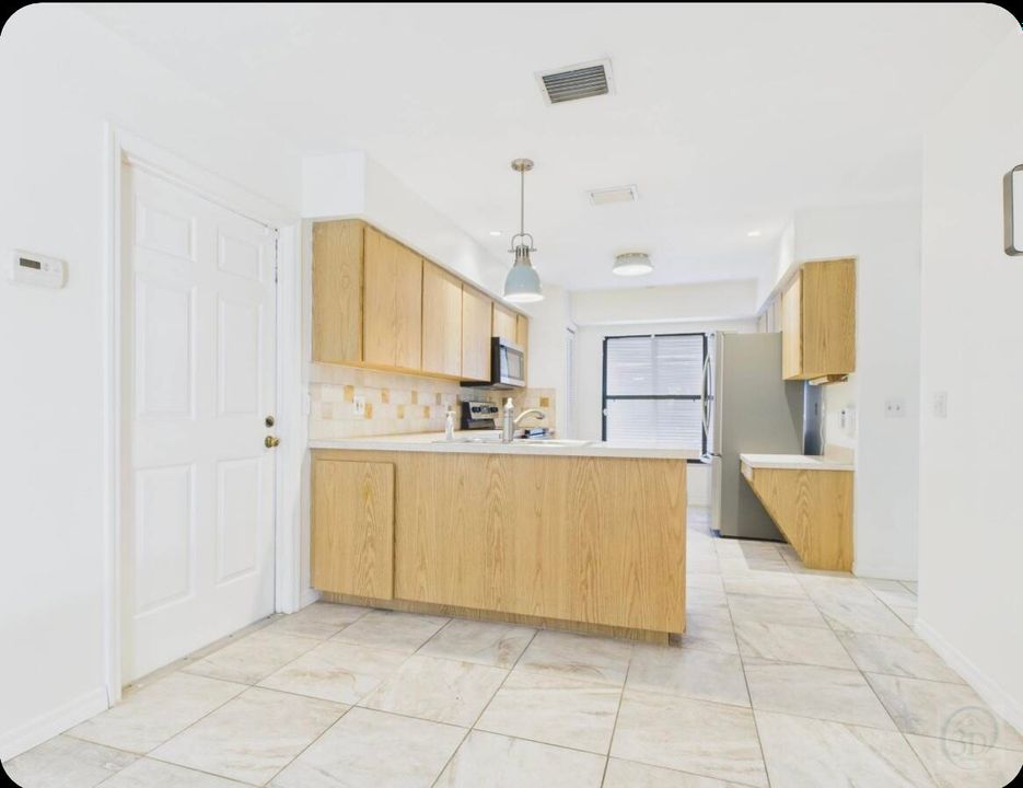 For Sale: $540,000 (3 beds, 2 baths, 2184 Square Feet)