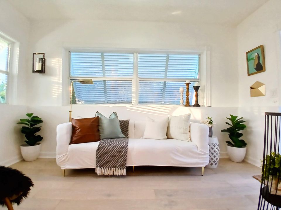 En Venta: $1,350,000 (4 camas, 3 baños, 2286 Pies cuadrados)