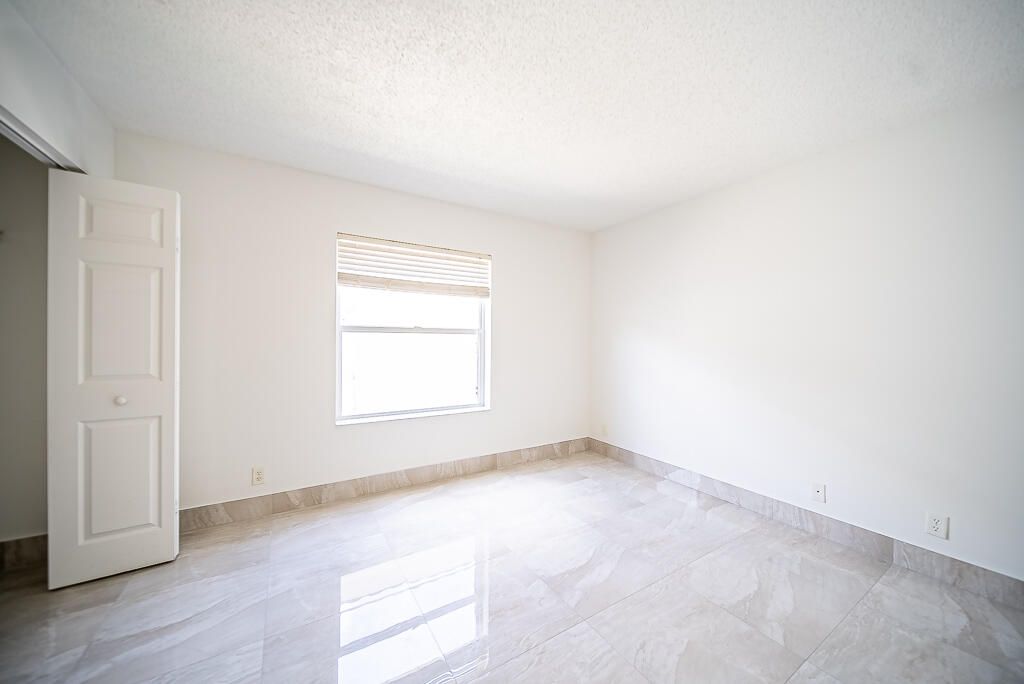 出租: $3,350 (4 贝兹, 3 浴室, 2246 平方英尺)