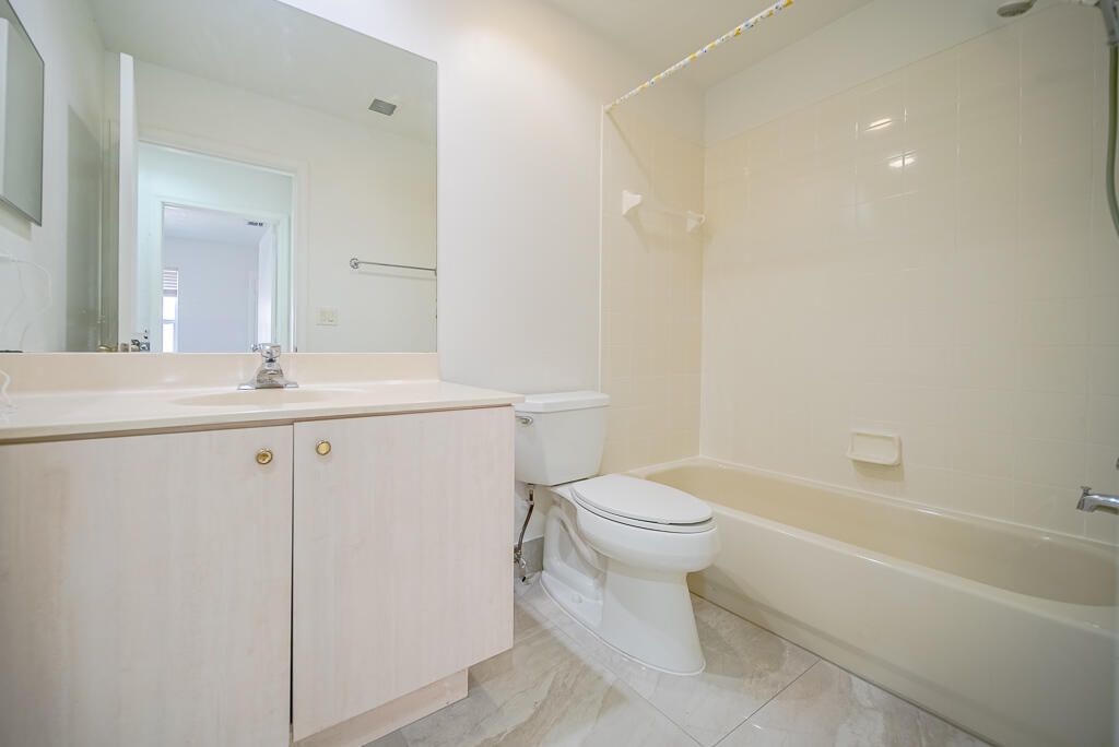 出租: $3,350 (4 贝兹, 3 浴室, 2246 平方英尺)