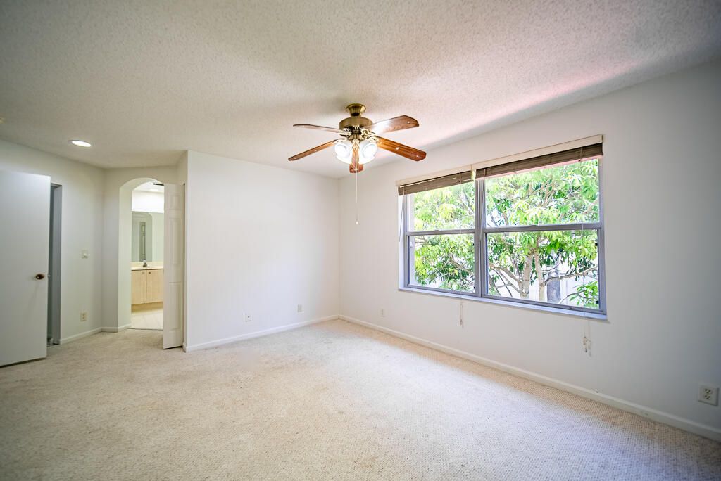 出租: $3,350 (4 贝兹, 3 浴室, 2246 平方英尺)