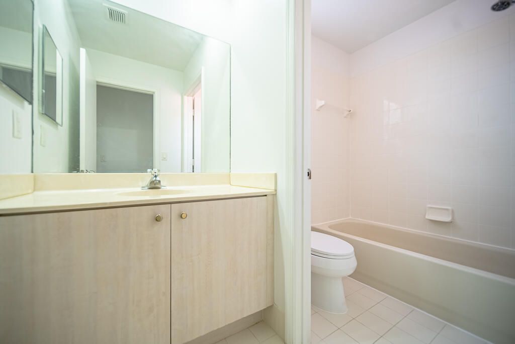 出租: $3,350 (4 贝兹, 3 浴室, 2246 平方英尺)