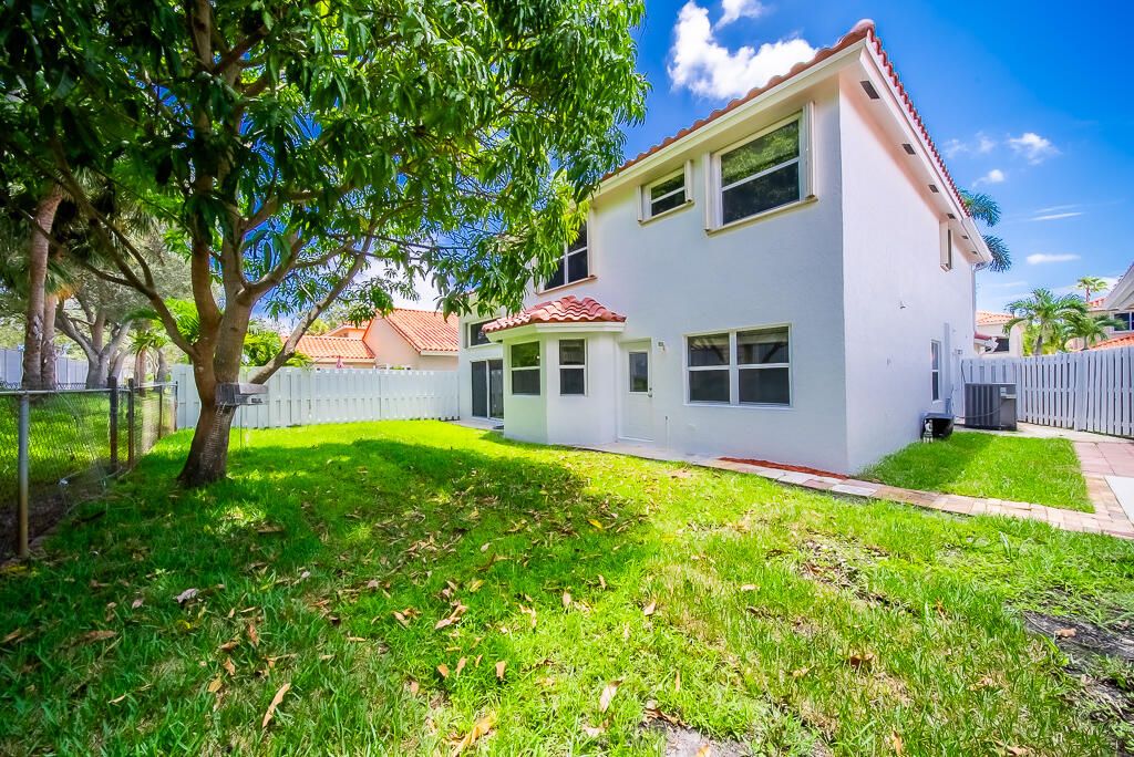 出租: $3,350 (4 贝兹, 3 浴室, 2246 平方英尺)