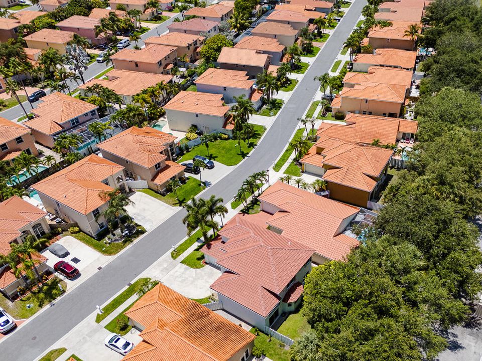 出租: $3,350 (4 贝兹, 3 浴室, 2246 平方英尺)