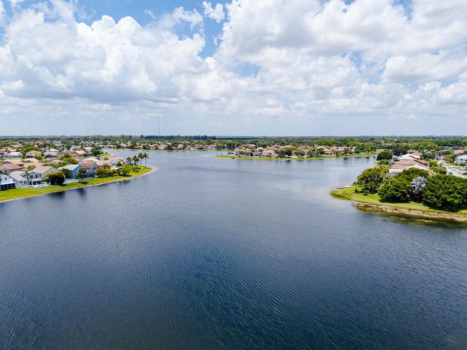 出租: $3,350 (4 贝兹, 3 浴室, 2246 平方英尺)