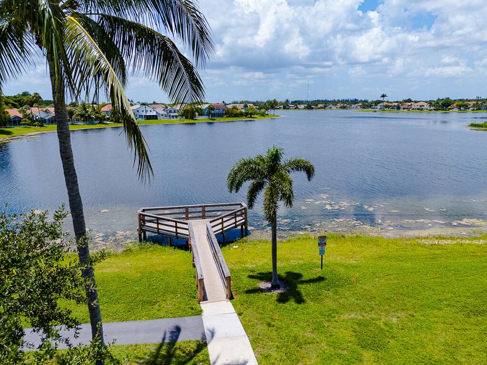 出租: $3,350 (4 贝兹, 3 浴室, 2246 平方英尺)