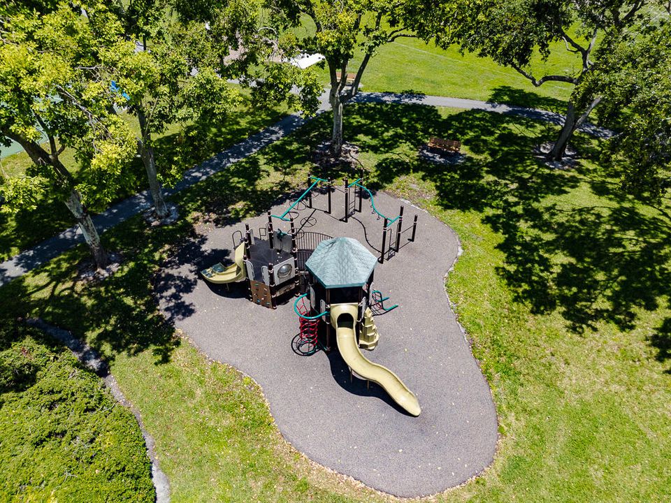 出租: $3,350 (4 贝兹, 3 浴室, 2246 平方英尺)