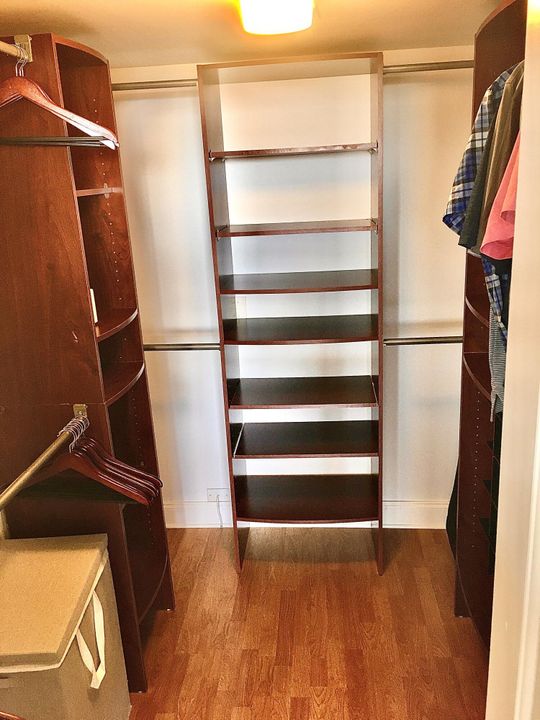 For Sale: $275,000 (2 beds, 2 baths, 1170 Square Feet)