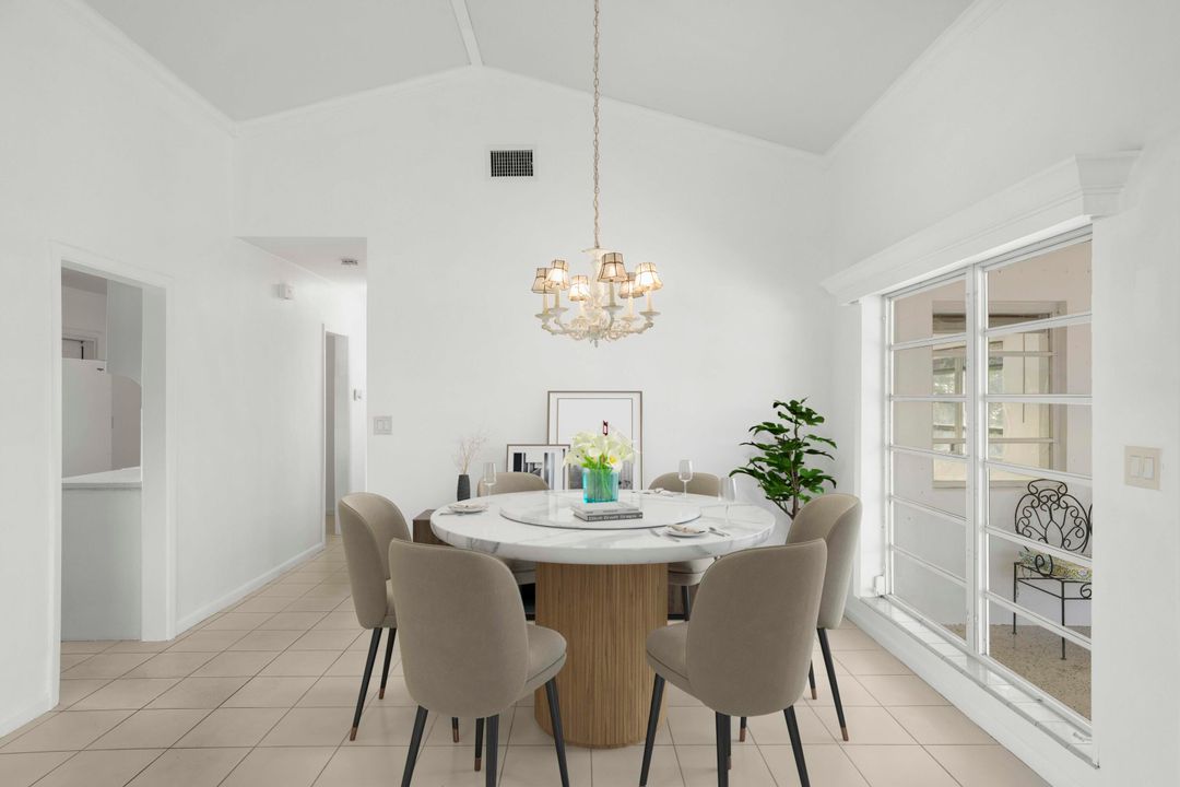 合同活跃: $775,000 (2 贝兹, 2 浴室, 1273 平方英尺)