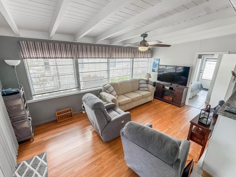 En Venta: $189,000 (2 camas, 2 baños, 790 Pies cuadrados)