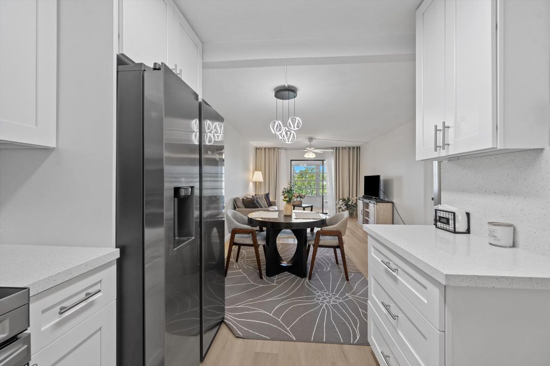 For Rent: $1,850 (1 beds, 1 baths, 741 Square Feet)