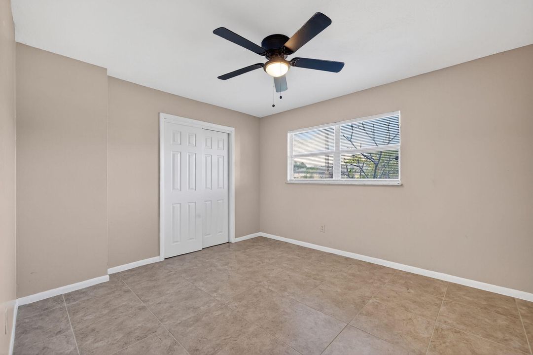 合同活跃: $309,900 (3 贝兹, 2 浴室, 1674 平方英尺)