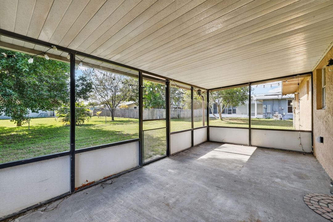 合同活跃: $309,900 (3 贝兹, 2 浴室, 1674 平方英尺)