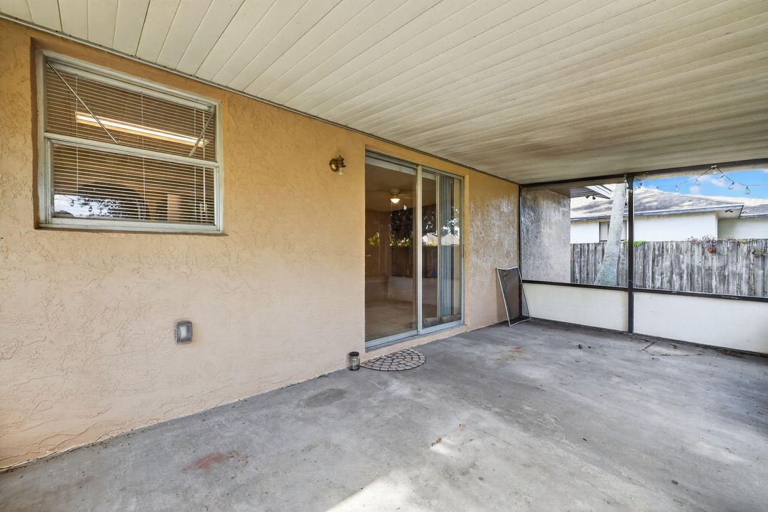 合同活跃: $309,900 (3 贝兹, 2 浴室, 1674 平方英尺)