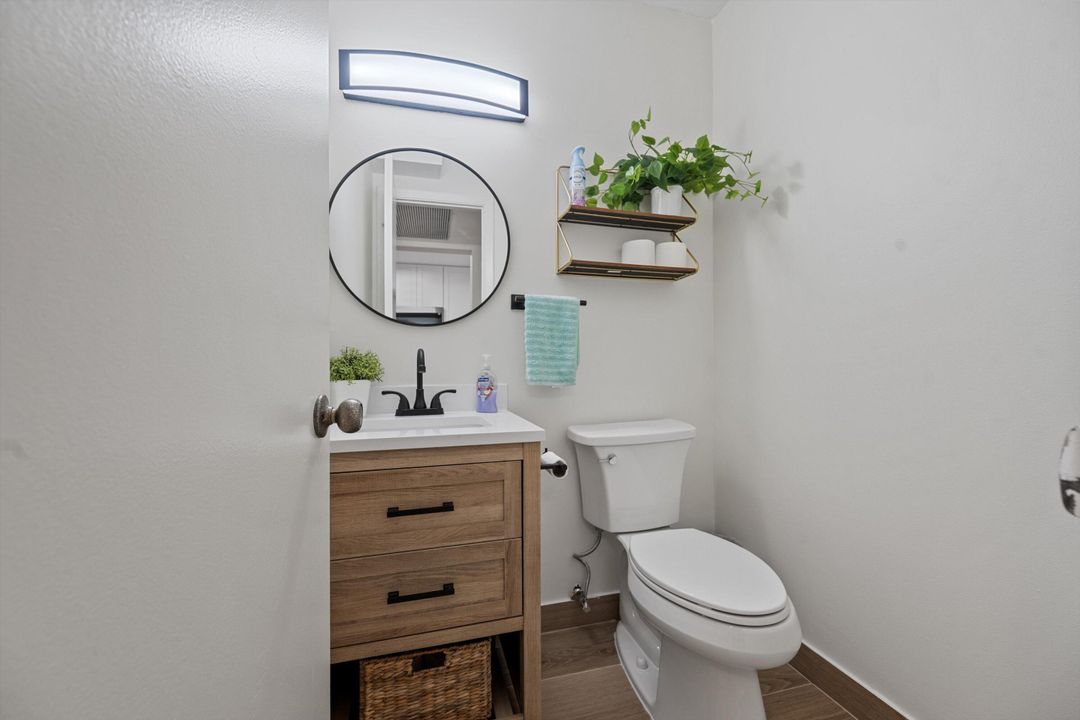 For Rent: $1,850 (1 beds, 1 baths, 741 Square Feet)