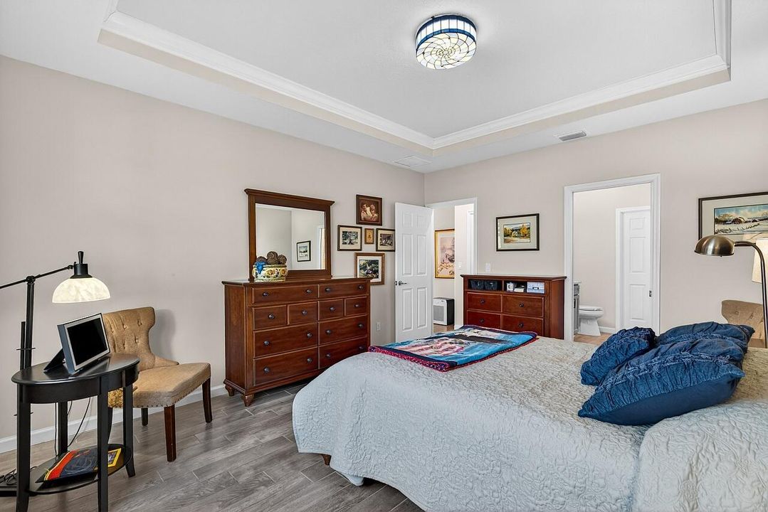 For Sale: $449,900 (3 beds, 2 baths, 1704 Square Feet)