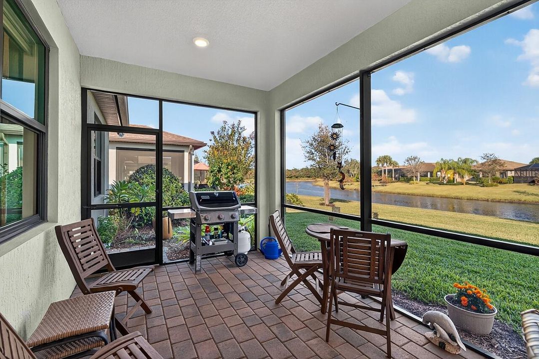 For Sale: $449,900 (3 beds, 2 baths, 1704 Square Feet)