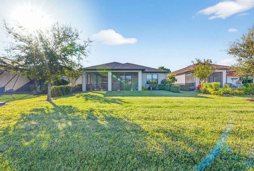 For Sale: $449,900 (3 beds, 2 baths, 1704 Square Feet)