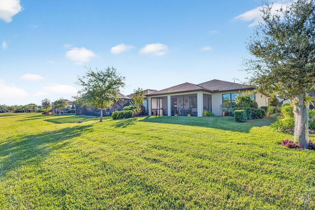 For Sale: $449,900 (3 beds, 2 baths, 1704 Square Feet)