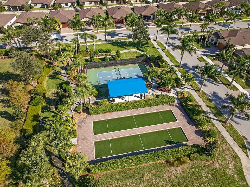 For Sale: $449,900 (3 beds, 2 baths, 1704 Square Feet)