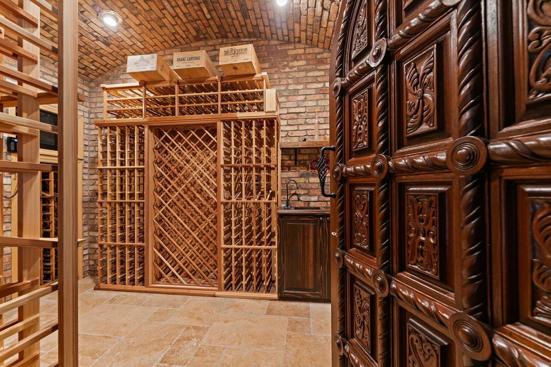 Active With Contract: $5,350,000 (3 beds, 4 baths, 5157 Square Feet)