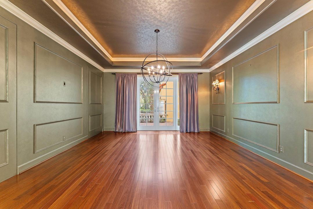 Active With Contract: $5,350,000 (3 beds, 4 baths, 5157 Square Feet)