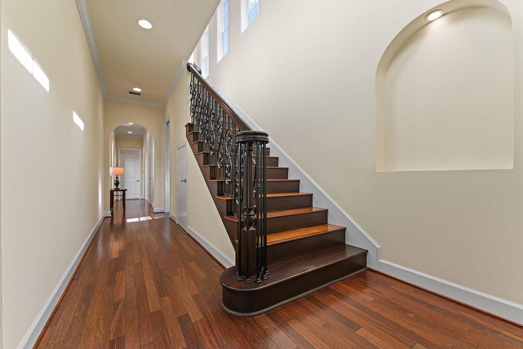 Active With Contract: $5,350,000 (3 beds, 4 baths, 5157 Square Feet)