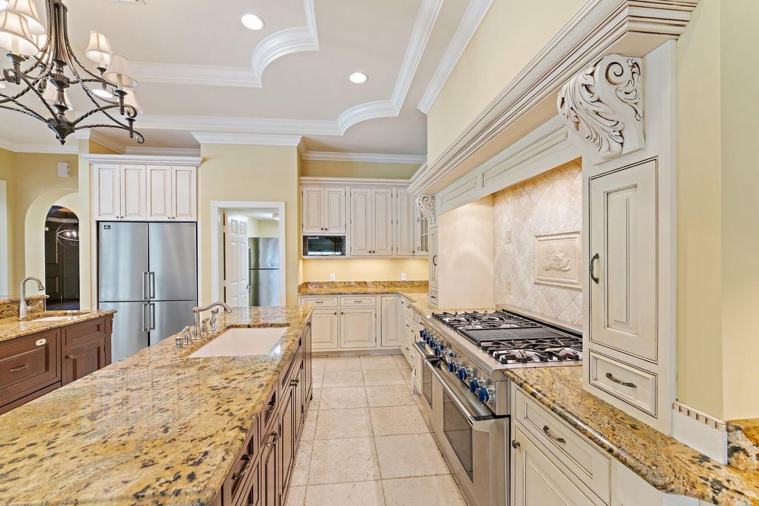 Active With Contract: $5,350,000 (3 beds, 4 baths, 5157 Square Feet)