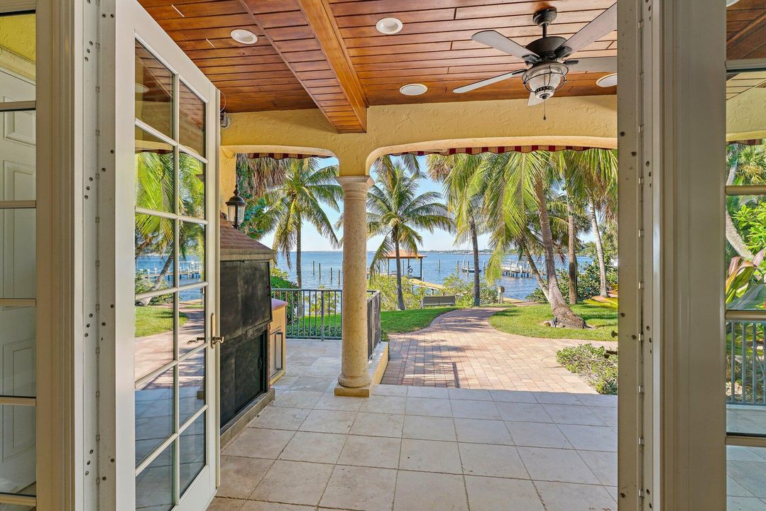 Active With Contract: $5,350,000 (3 beds, 4 baths, 5157 Square Feet)