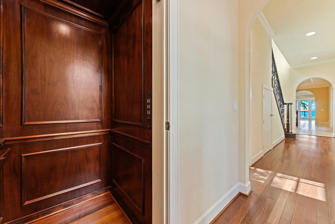 Active With Contract: $5,350,000 (3 beds, 4 baths, 5157 Square Feet)