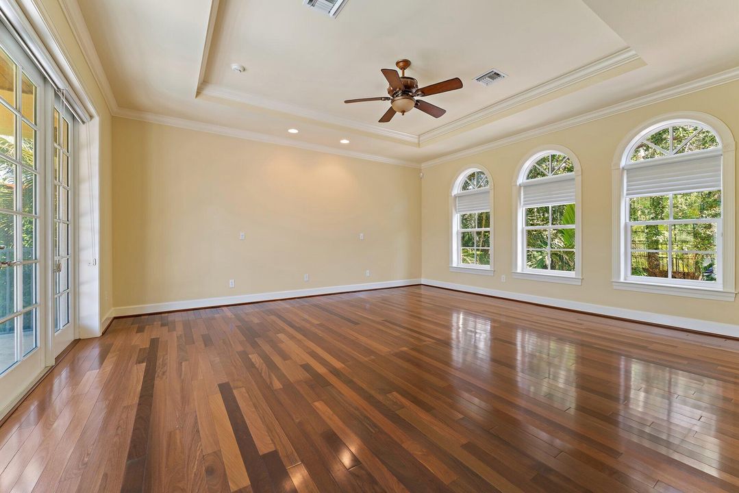 Active With Contract: $5,350,000 (3 beds, 4 baths, 5157 Square Feet)