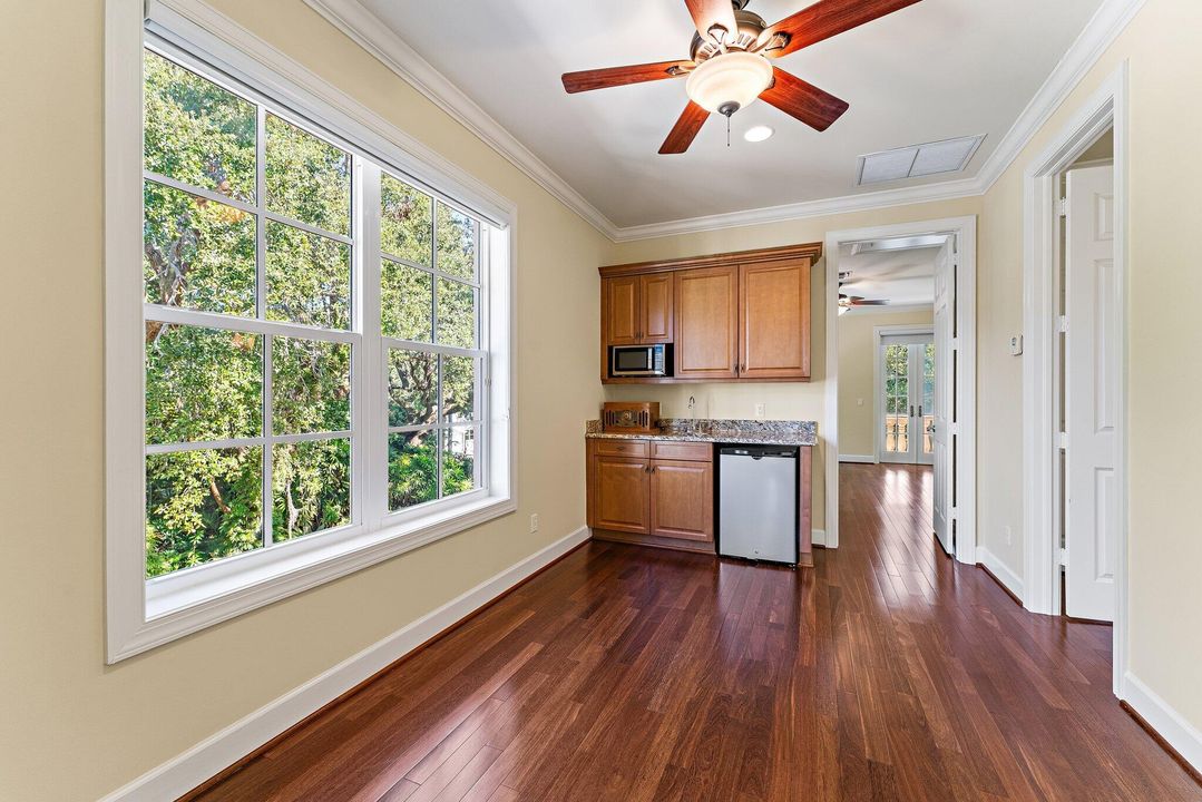 Active With Contract: $5,350,000 (3 beds, 4 baths, 5157 Square Feet)