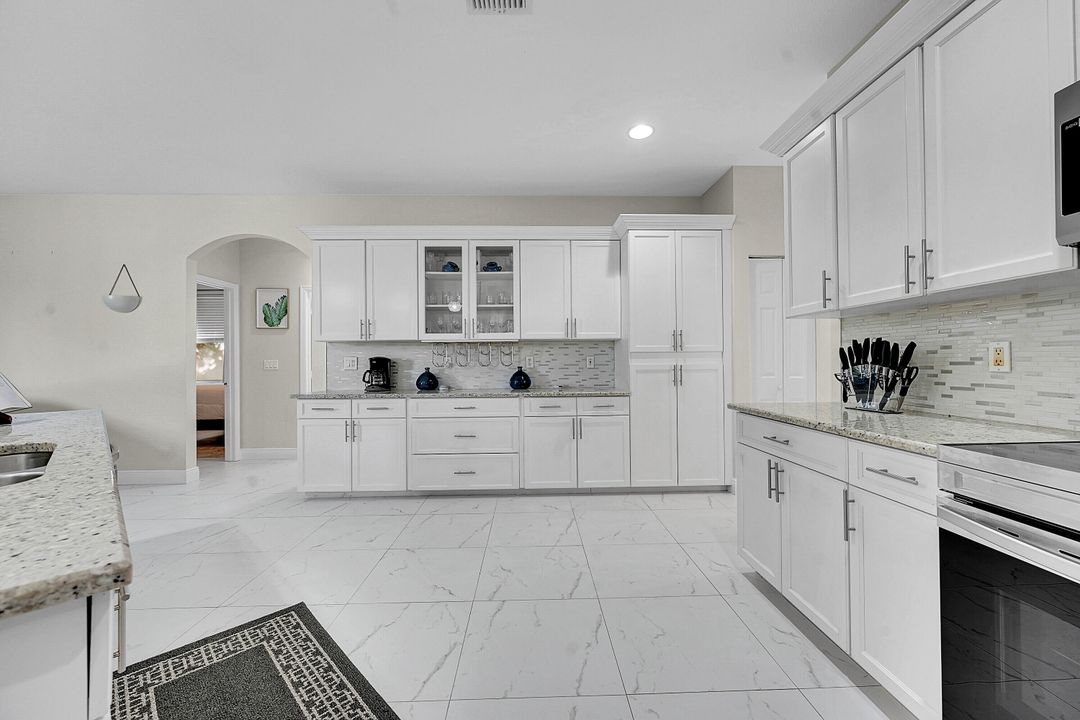 В аренду: $7,500 (4 спален, 3 ванн, 2699 Квадратных фут)