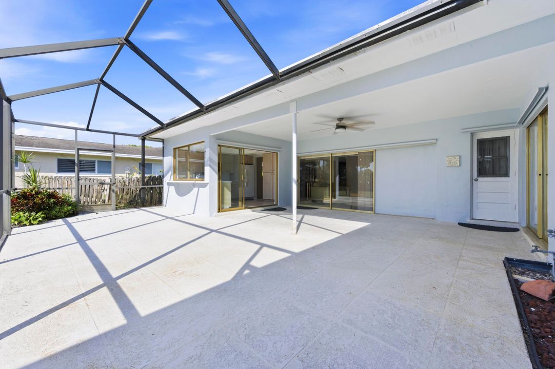 合同活跃: $549,000 (4 贝兹, 2 浴室, 1630 平方英尺)