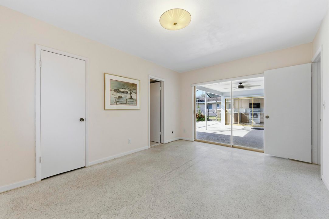 合同活跃: $549,000 (4 贝兹, 2 浴室, 1630 平方英尺)