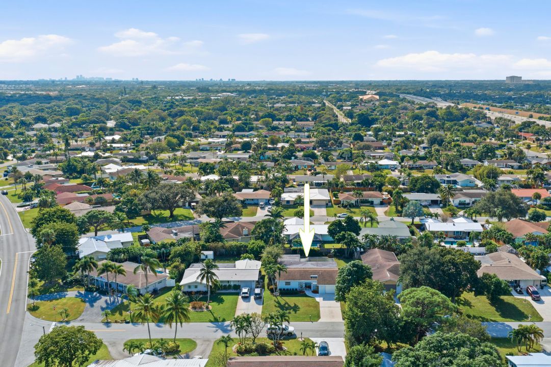 合同活跃: $549,000 (4 贝兹, 2 浴室, 1630 平方英尺)