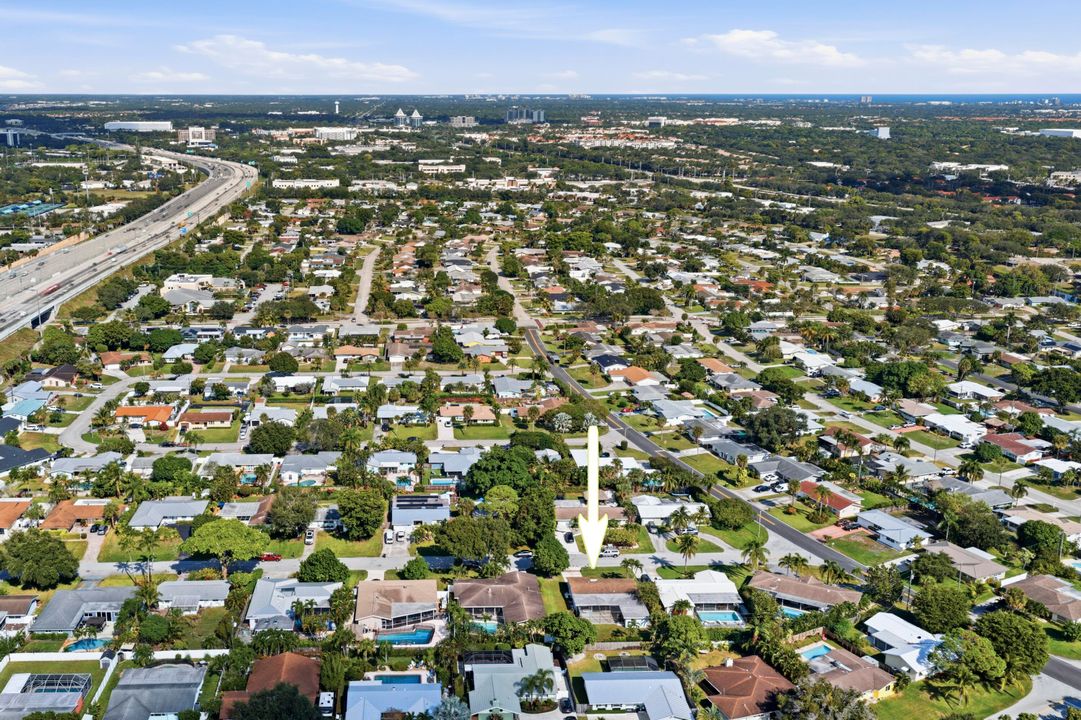 合同活跃: $549,000 (4 贝兹, 2 浴室, 1630 平方英尺)