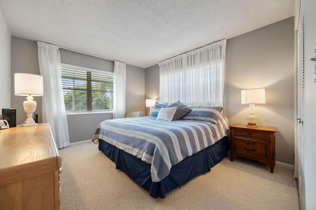 待售: $114,900 (2 贝兹, 1 浴室, 798 平方英尺)