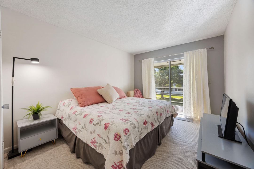 待售: $114,900 (2 贝兹, 1 浴室, 798 平方英尺)