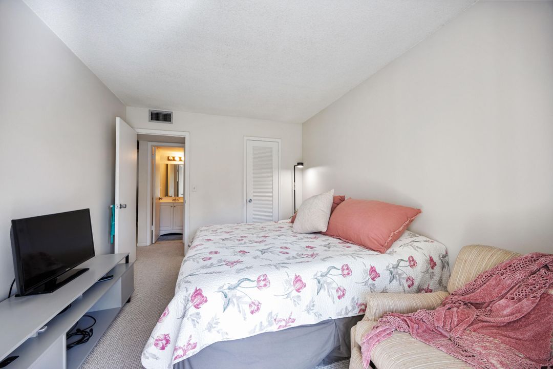 待售: $114,900 (2 贝兹, 1 浴室, 798 平方英尺)