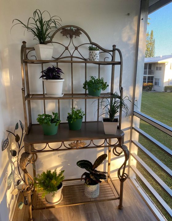 待售: $114,900 (2 贝兹, 1 浴室, 798 平方英尺)