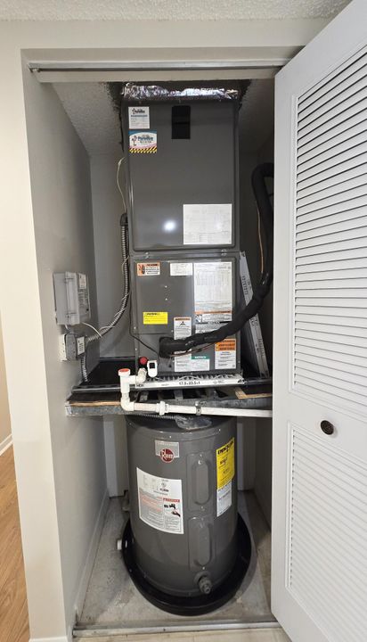 На продажу: $305,000 (3 спален, 2 ванн, 1557 Квадратных фут)