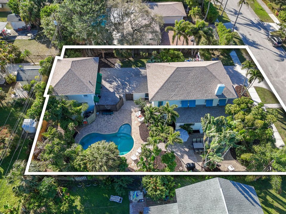 For Sale: $979,000 (6 beds, 5 baths, 3120 Square Feet)