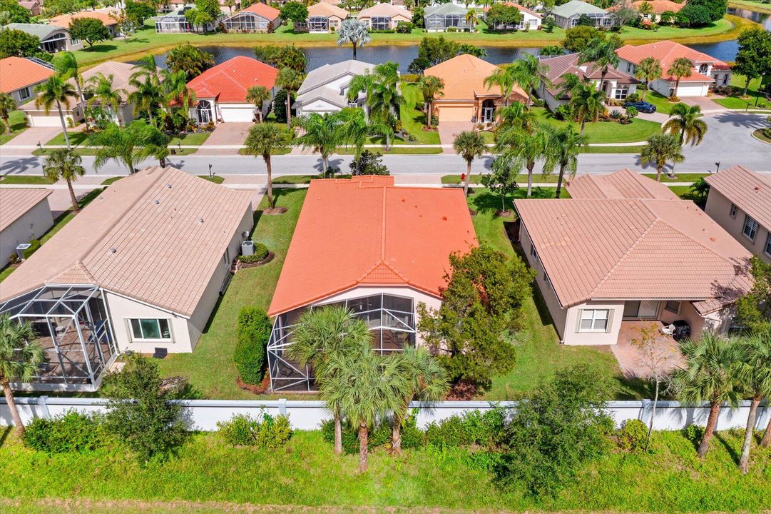 合同活跃: $3,200 (3 贝兹, 2 浴室, 2109 平方英尺)