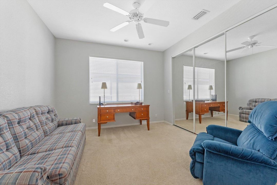 合同活跃: $3,200 (3 贝兹, 2 浴室, 2109 平方英尺)