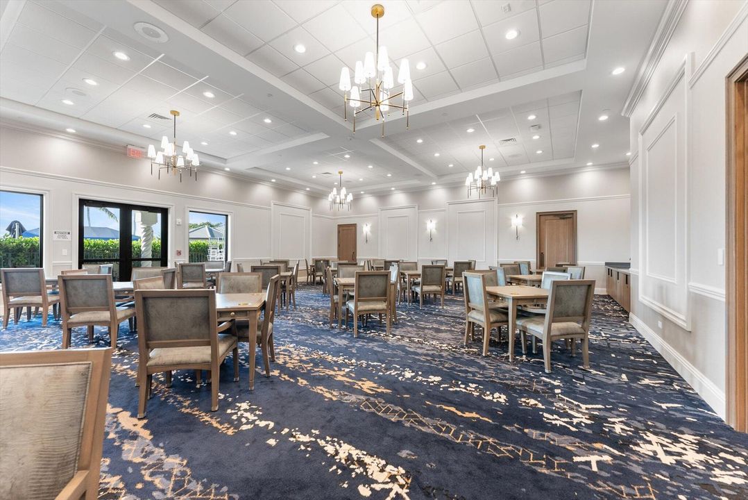 合同活跃: $3,200 (3 贝兹, 2 浴室, 2109 平方英尺)