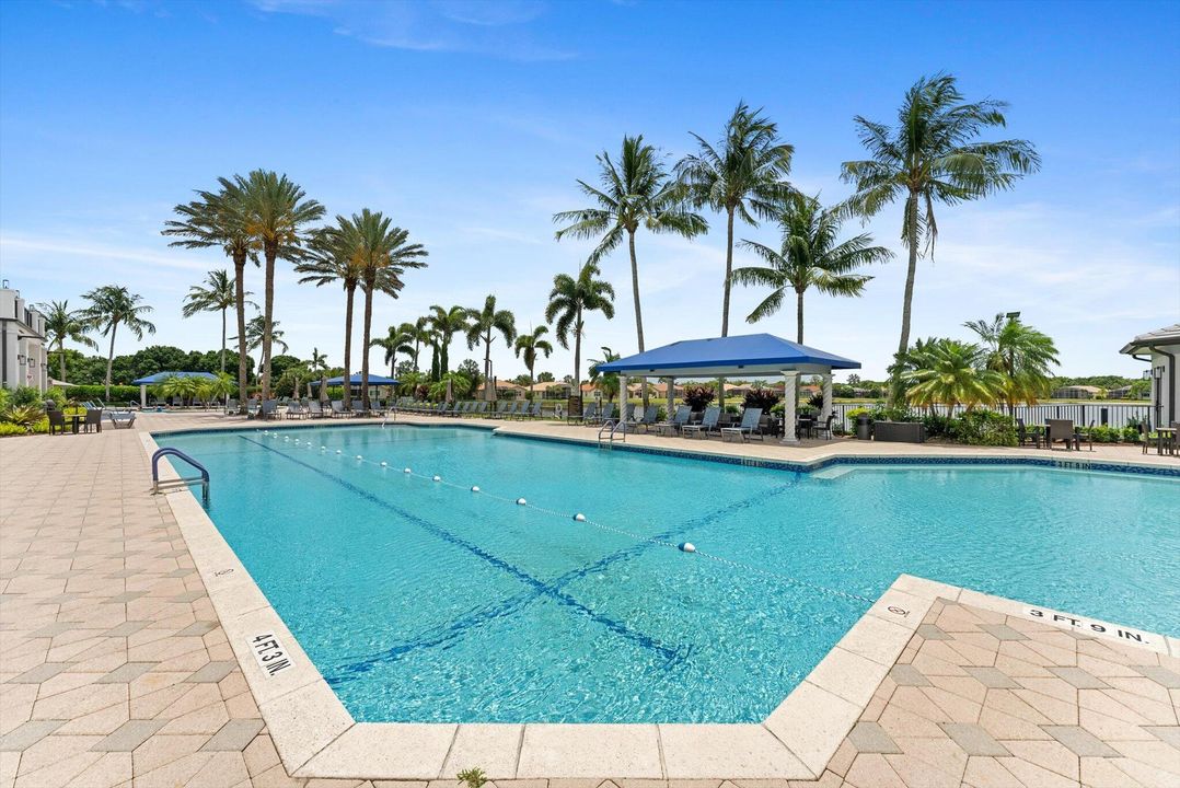 合同活跃: $3,200 (3 贝兹, 2 浴室, 2109 平方英尺)