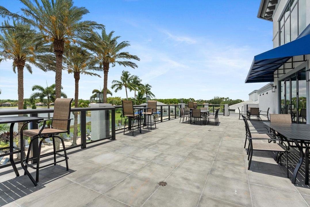 合同活跃: $3,200 (3 贝兹, 2 浴室, 2109 平方英尺)