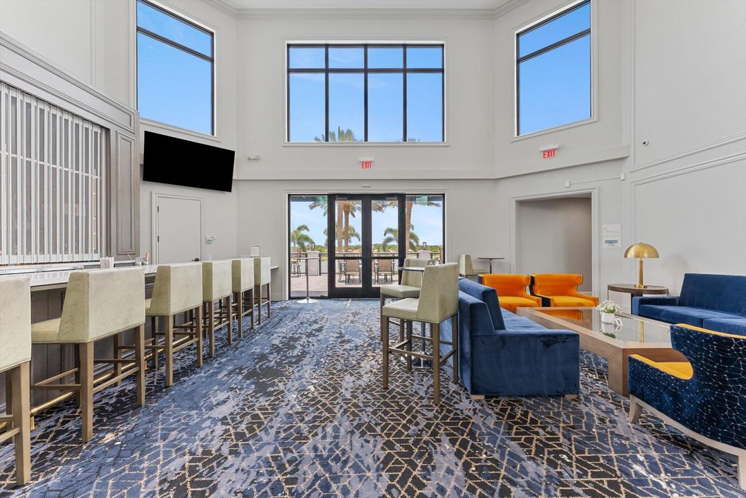 合同活跃: $3,200 (3 贝兹, 2 浴室, 2109 平方英尺)