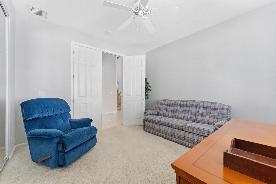 合同活跃: $3,200 (3 贝兹, 2 浴室, 2109 平方英尺)